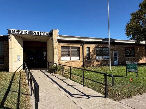 200 N Haynes St, Glasco, KS 67445