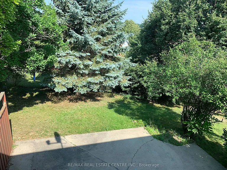 14 Sandsprings Cres — Photo 28