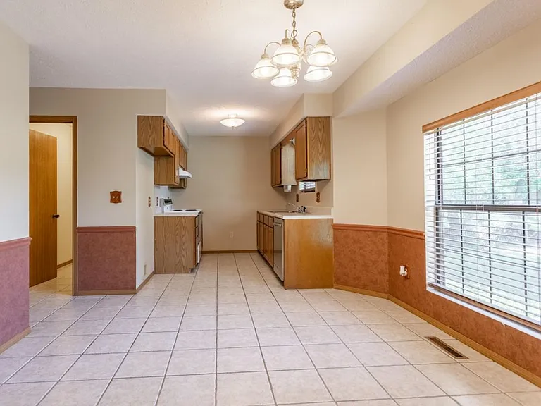 2942 E Chattanooga St — Photo 2