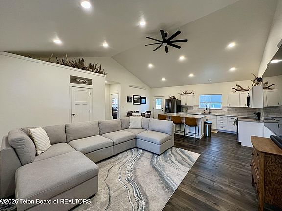 5th image of 825 Rachel Rd