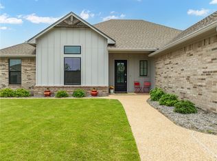 208 Fox Run Ln, Waco, TX 76706