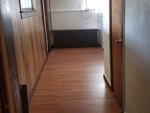 Hallway, look from bedroom to kitchen