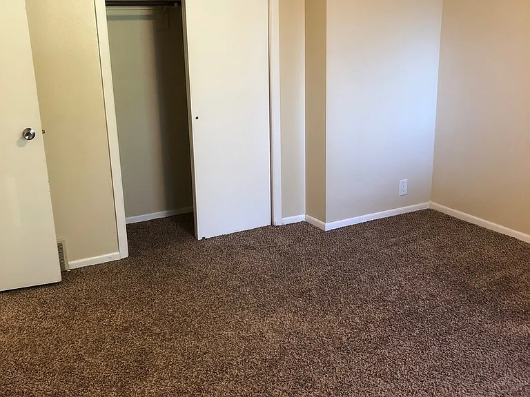 4013 Westover Rd SE — Photo 8