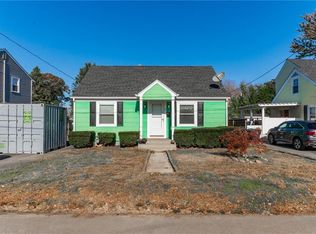 25 Hayes St, Warwick, RI 02886