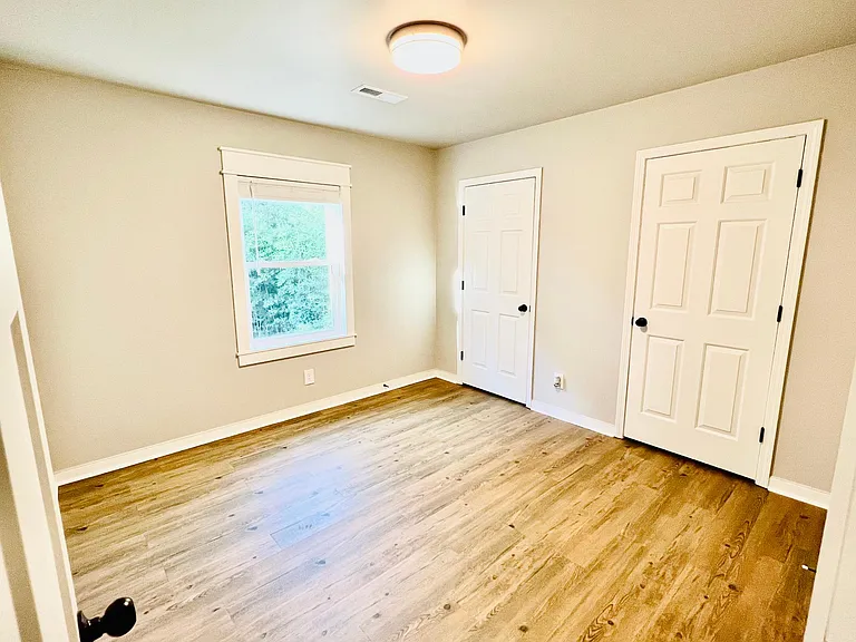 Right Bedroom (dual closets)