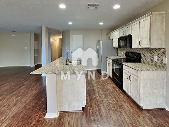 5th image of 9920 George Bush Dr