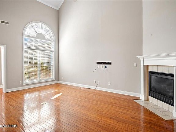 5th image of 8745 Belle Mina Way