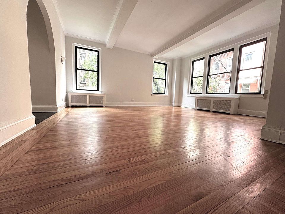 1st image of 360 E 55th St APT 1A