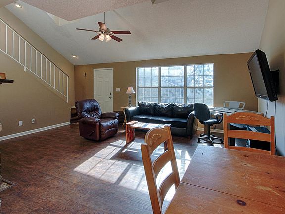 4th image of 804 Olde Pioneer Trl APT 143