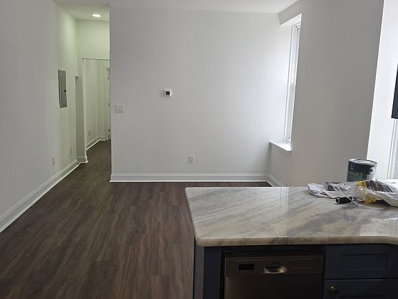 5th image of 641 N 15th St #11442094
