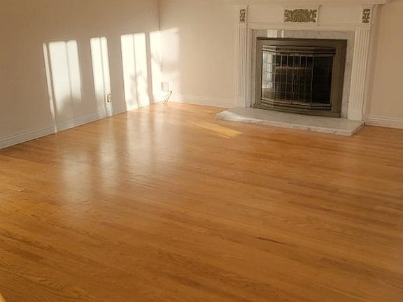 4th image of 728 N Clover Ave