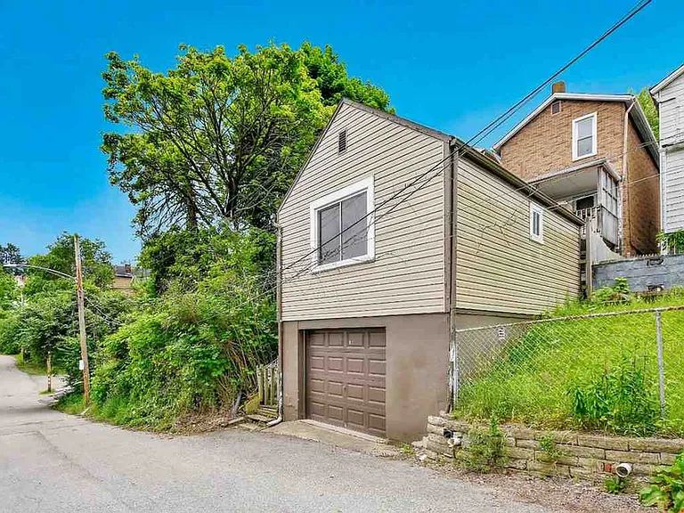 1423 Ridge Ave — Photo 20