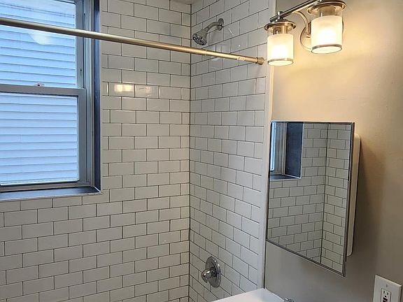 5th image of 103 Tonnelle Ave #7