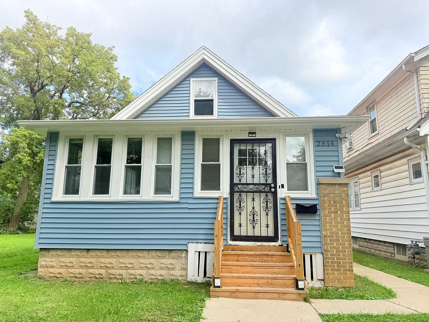 3 bed, 1.0 bath, 1224 sqft, $1,498 — Photo 1