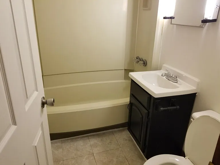 11 S Pitt St #3 — Photo 8