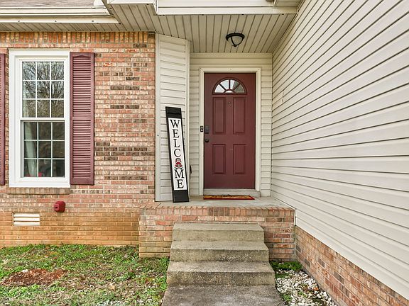 4th image of 1760 Butternut Dr