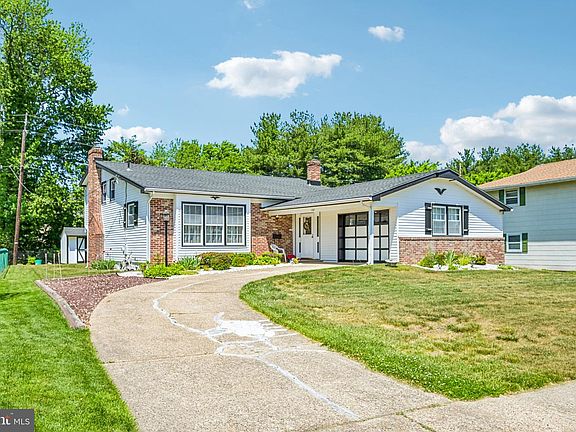 3rd image of 138 Brentwood Dr