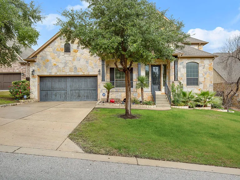 11704 Palisades Pkwy — Photo 1
