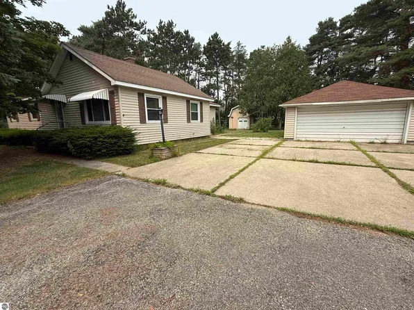 410 14th St, Cadillac, MI 49601