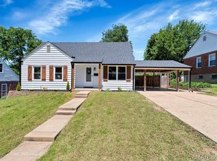 7065 Foxcroft Dr, Saint Louis, MO 63123