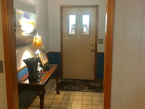 Foyer with coat closet 