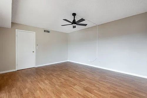 941 Springdale Cir Photo 1