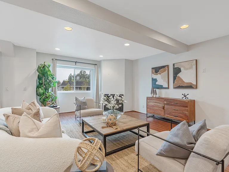 2310 N Fairview St #210 — Photo 28