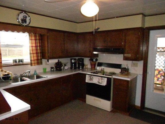 3rd image of 717 Bell Ave
