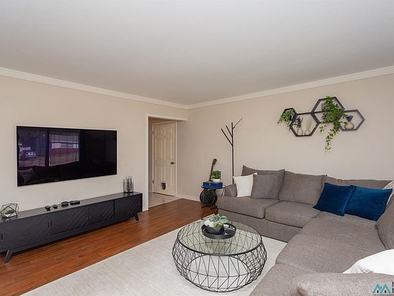 4th image of 608 La Fonda Dr
