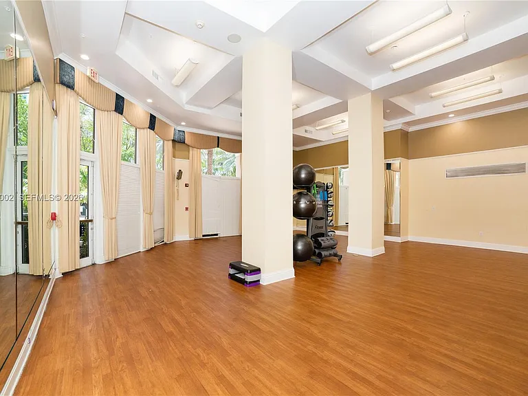 17145 N Bay Rd #4303 — Photo 32