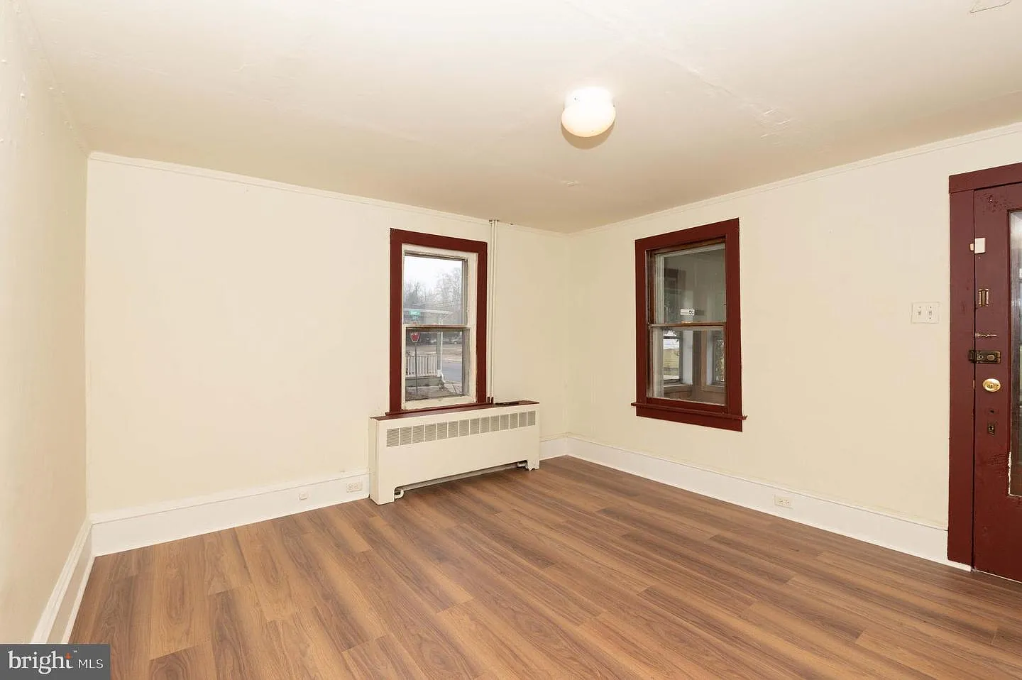 3 bed, 1071 sqft, $1,550 — Photo 3