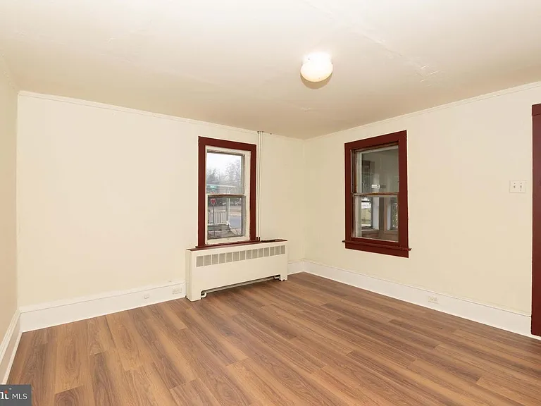 174 South Ave — Photo 3