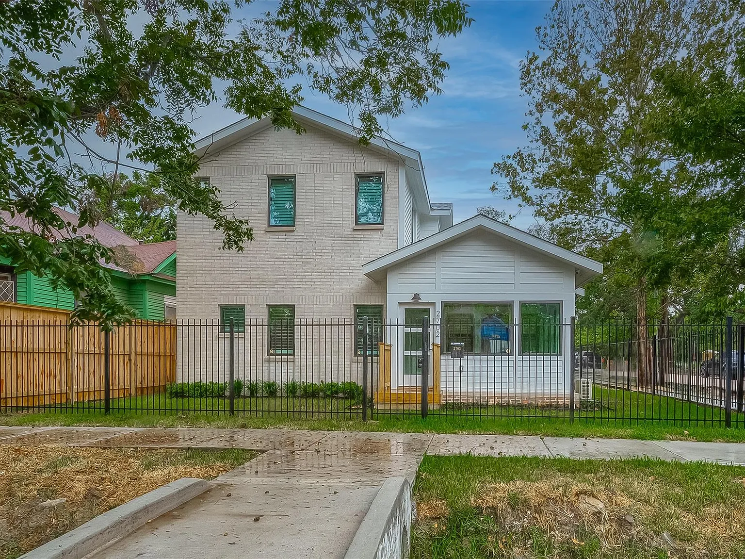 3 bed, 3.5 bath, 3031 sqft, $3,500 — Photo 2
