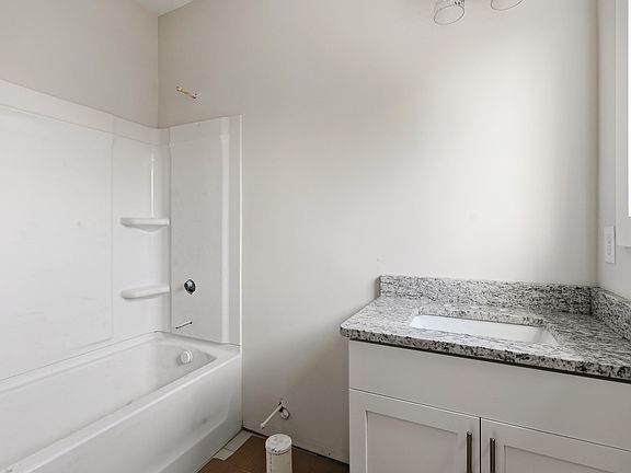 5th image of 1311 Pendleton St Unit F