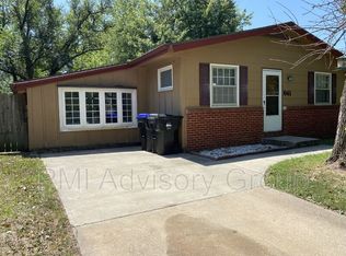 641 SE 35th St, Topeka, KS 66605