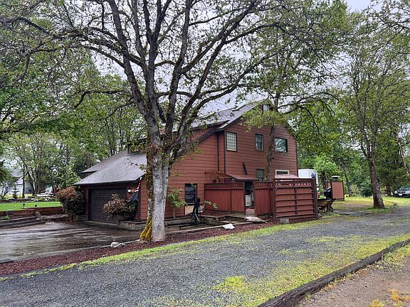 5th image of 255 Barker Dr