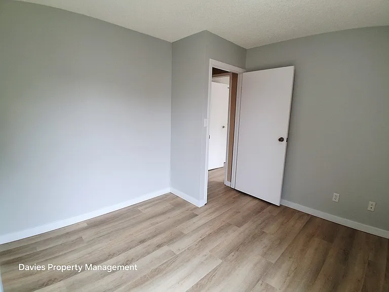 636 Saddleback Rd NW — Photo 14