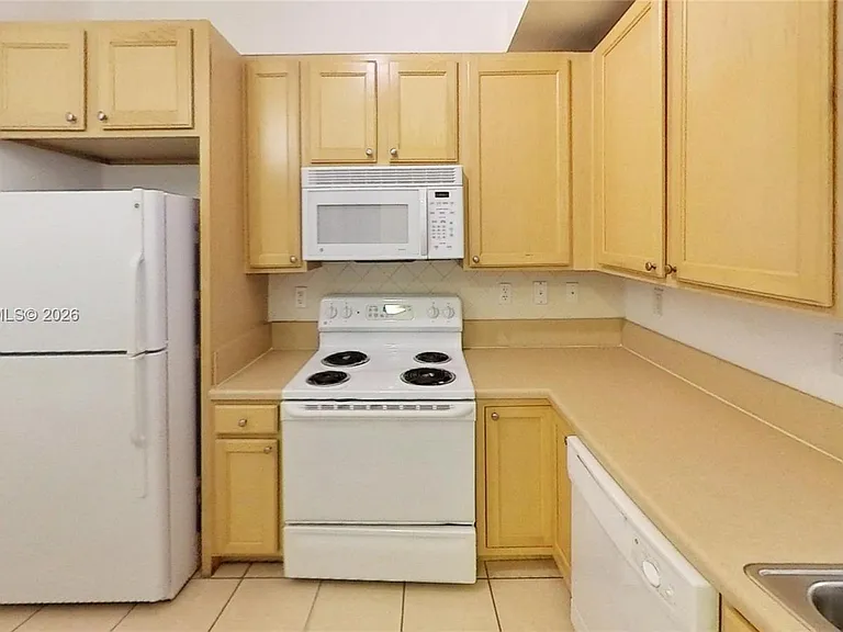 6001 SW 70th St #217 — Photo 16