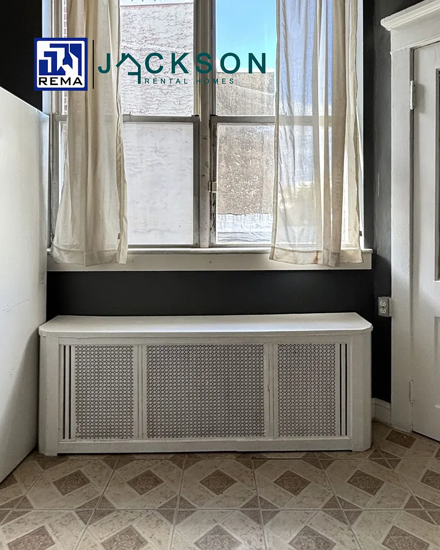 1911 McKean St, — Photo 1