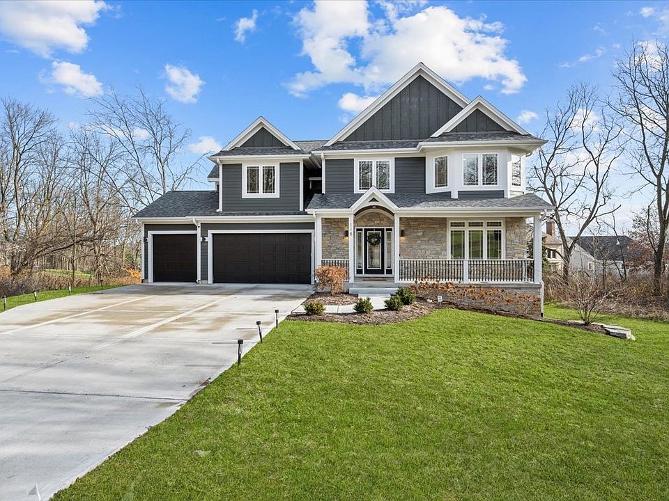 1st image of 118 Oakwood Dr