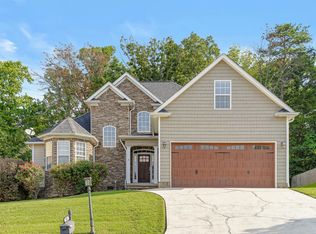 7051 Neville Dr, Ooltewah, TN 37363