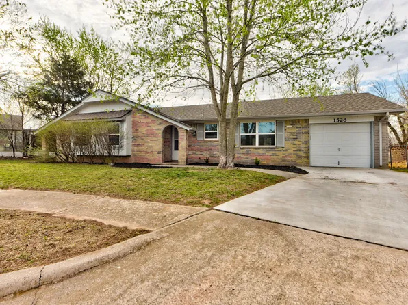 1528 Elk Cir, Norman, OK 73071