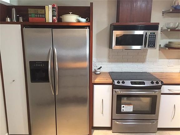 5th image of 11905 N Oaks Dr
