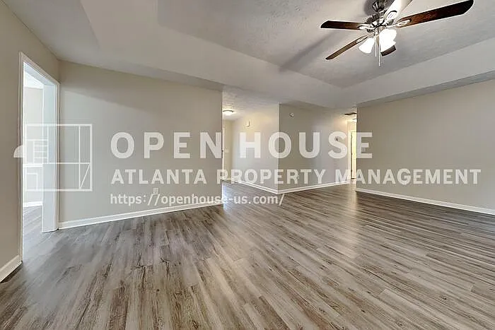 70 Leighs Grove Way — Photo 3