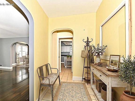 3rd image of 1411 Lombard AVENUE