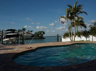 820 116th Ave, Treasure Island, FL 33706