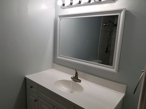 4th image of 1043 Manchester Ct Unit 1043