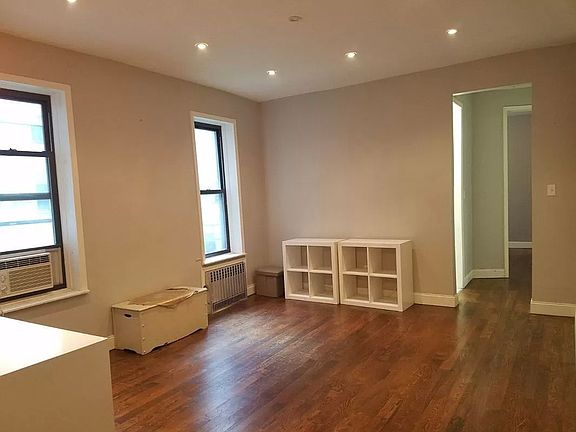 5th image of 932 Carroll St APT 2I