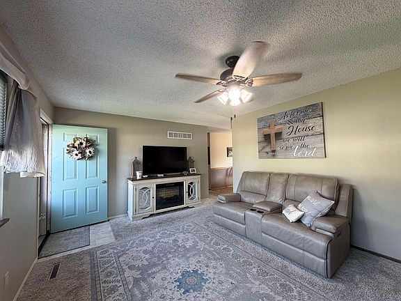 4th image of 817 6th St