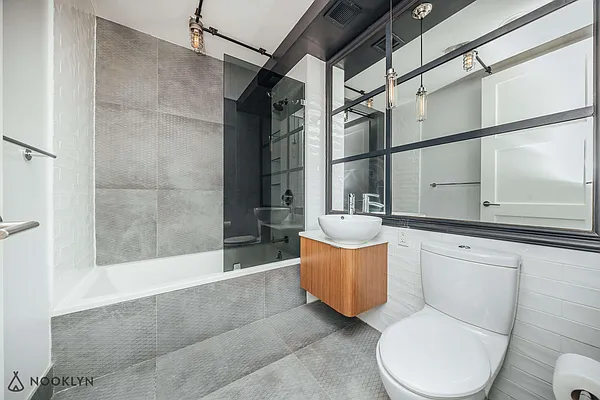 Rented by Nooklyn NYC LLC | media 16